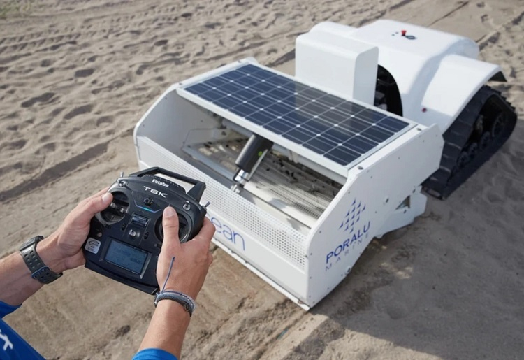 В США создали робота-мусорщика BeBot для очистки пляжей