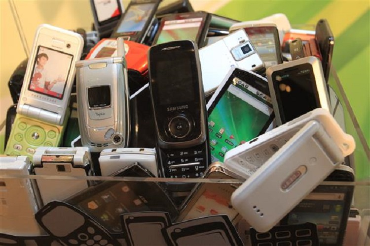 Вьетнам запретил импорт 2G/3G-телефонов и будет раздавать 4G-смартфоны нуждающимся