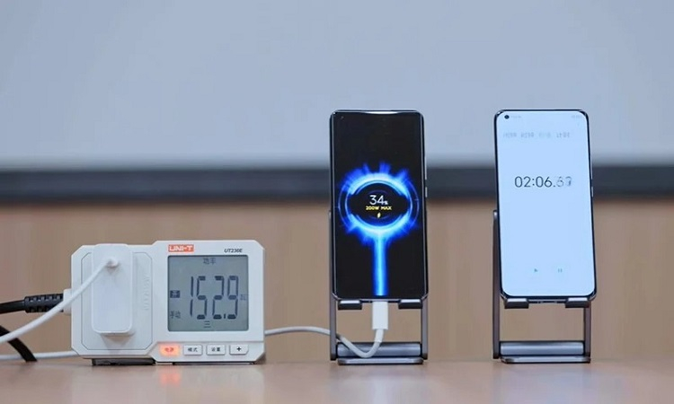 Зарядка мощностью 200 Вт появится в серийных смартфонах Xiaomi в следующем году