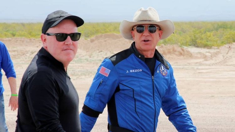 Безос никак не успокоится: Blue Origin подаёт в суд на NASA за контракт со SpaceX