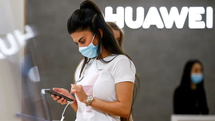 Руководство Huawei: компания сможет снова стать лидером рынка смартфонов