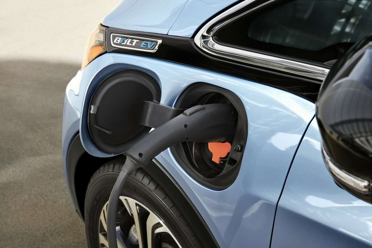 GM отзывает более 73 тыс. электромобилей Chevy Bolt из-за риска возгорания батарей