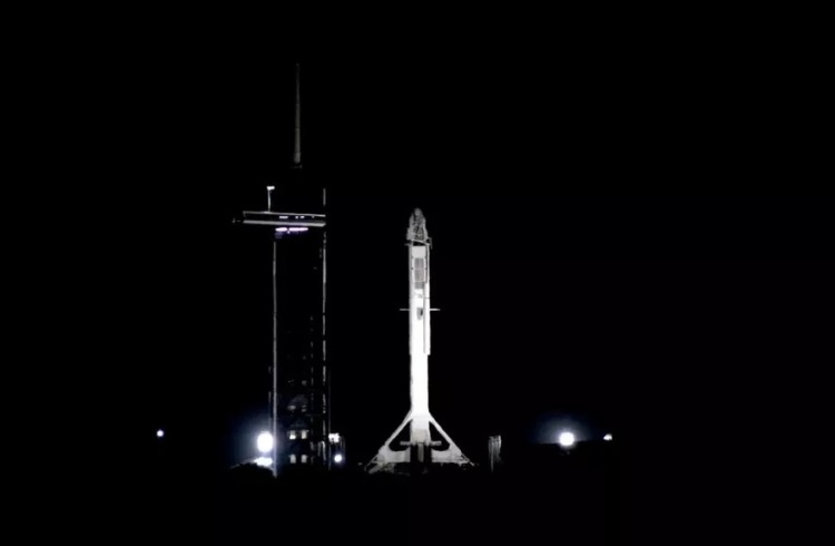 Запуск корабля SpaceX Dragon к МКС перенесён из-за плохой погоды