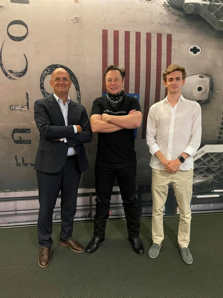 Внук Сергея Королева посетил завод SpaceX по приглашению Илона Маска