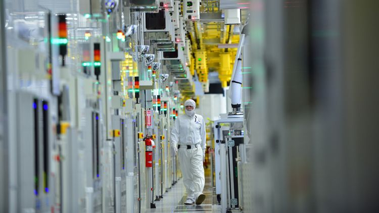 Intel не будет жалеть денег, чтобы догнать конкурентов в технологической сфере в ближайшие годы