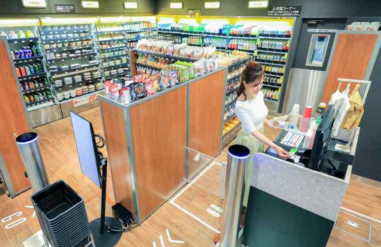 FamilyMart откроет 1000 магазинов без персонала в Японии к 2025 году