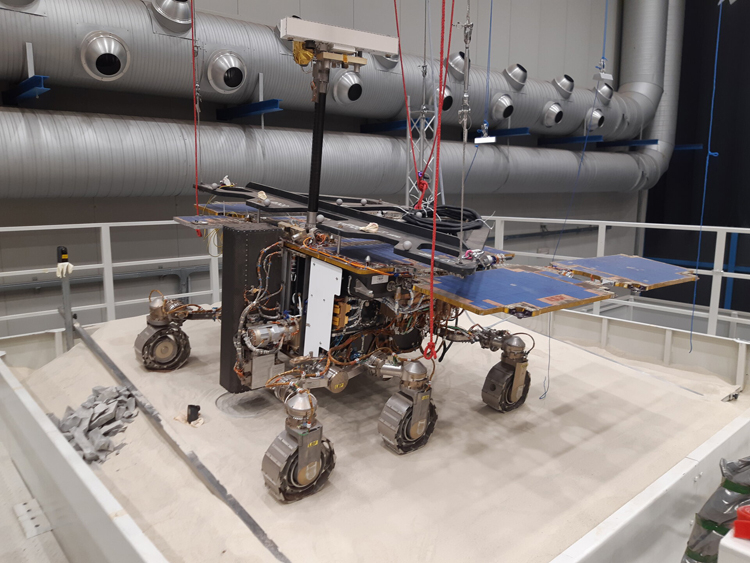 Ровер миссии ExoMars-2022 пробурил грунт на рекордную глубину — пока лишь на Земле