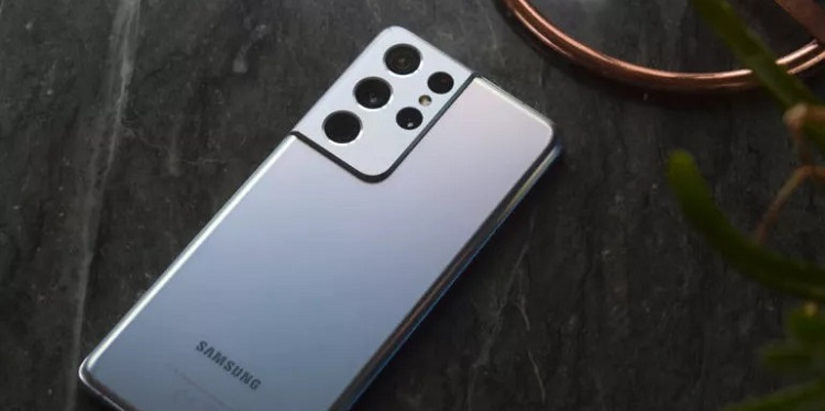 Производитель камер Olympus опроверг слухи о сотрудничестве с Samsung