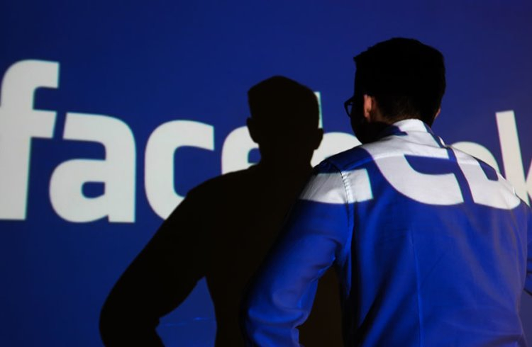 Facebook наконец удалила запрещённый в России контент, но огромный штраф ей всё ещё грозит