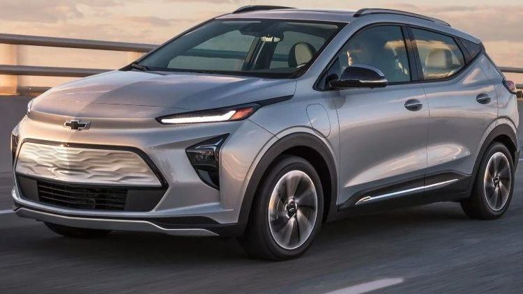 GM планирует потеснить Tesla на рынке электромобилей США, предложив кроссовер за $30 000