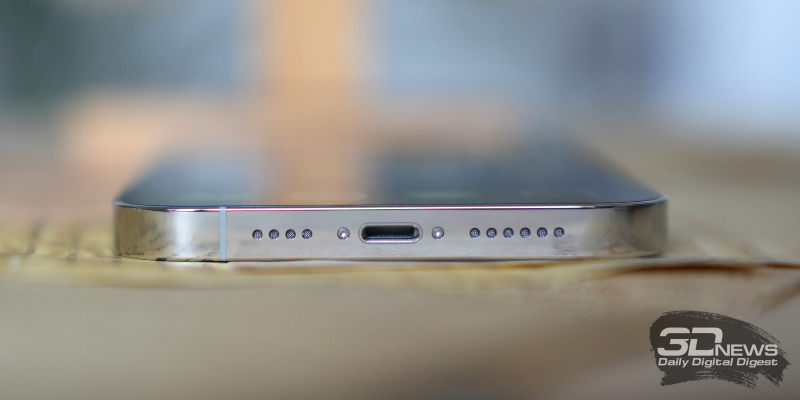  iPhone 13 Pro Max, нижняя грань: основной динамик, порт Lightning, микрофон 