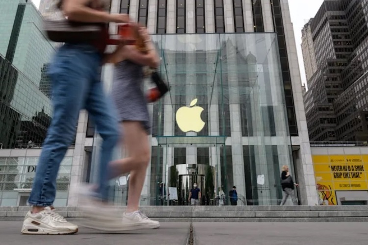 Apple готова выплатить $30 млн сотрудникам своих магазинов за досмотр личных вещей