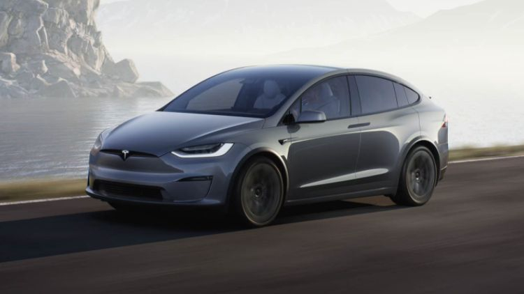 Покупателям Tesla Model S и Model X придётся ждать заказываемые электромобили до марта 2023 года
