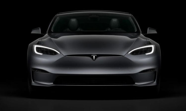 Владельцы электромобилей Tesla стали всё чаще сталкиваться с ложными автоматическими торможениями