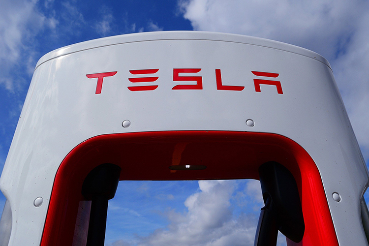 Регулятор обсудил с Tesla замену камер на электромобилях без объявления отзыва