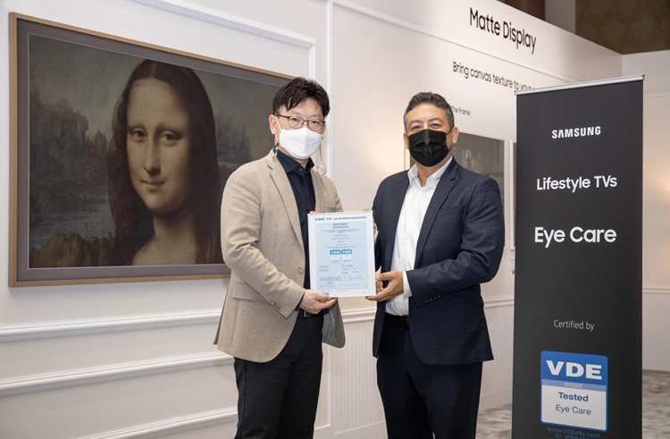 Новые QLED-телевизоры Samsung первыми в мире получили сертификат Pantone Validated