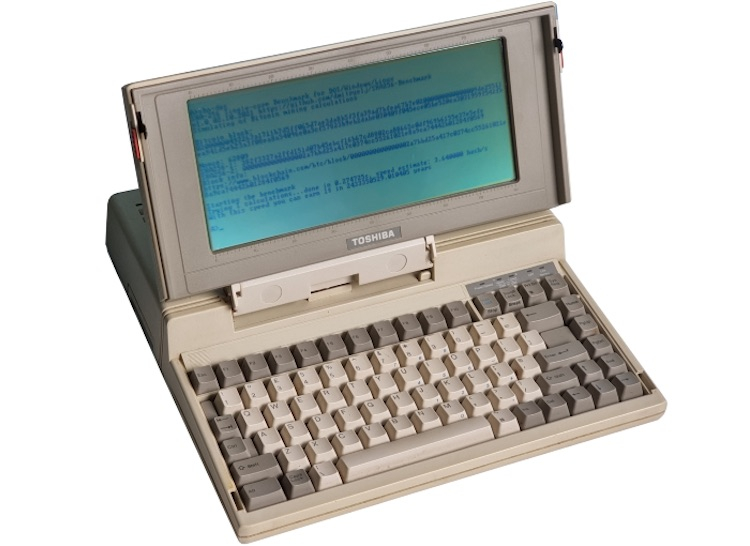 Энтузиаст заставил ноутбук 1989 года добывать биткоины —  на получение $1 уйдёт 584 миллиона лет