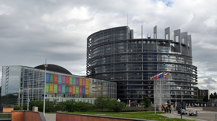 Европарламент одобрил закон, запрещающий сбор некоторых данных для таргетинга рекламы