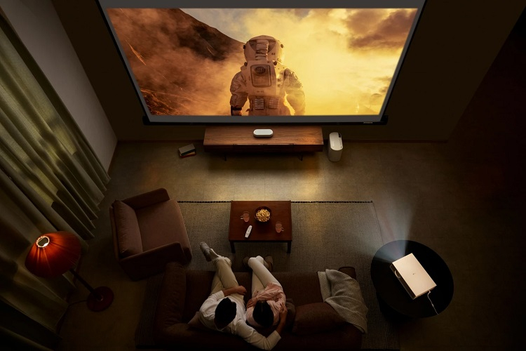 LG представила проєктори 4K CineBeam, що дозволяють створити домашній кінотеатр з екраном до 300 дюймів