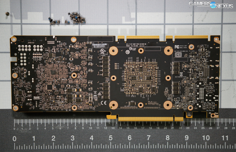  NVIDIA Titan V. Источник изображения: Gamers Nexus 