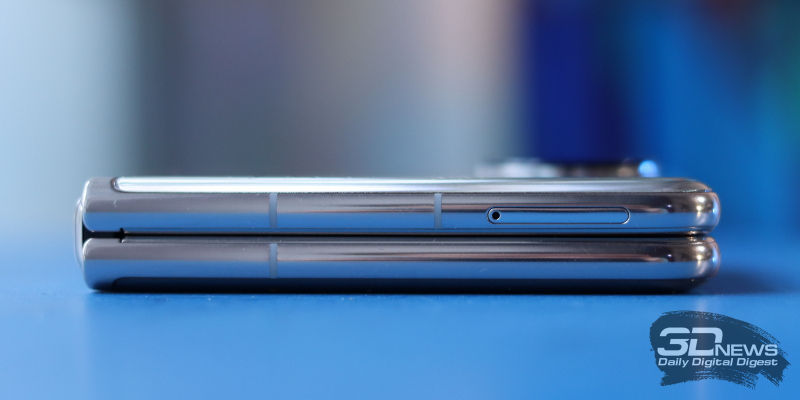  Huawei P50 Pocket, левая грань: слот для SIM-карт и карты NM 
