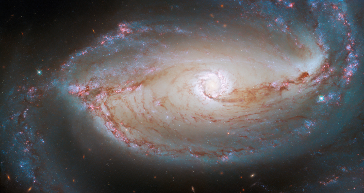  Нажмите для увеличения / Источник изображений: ESA/Hubble 