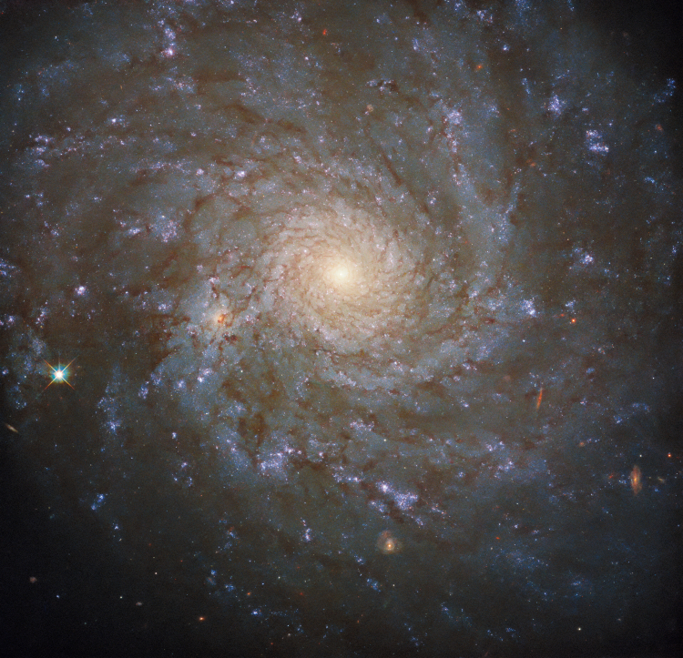  Нажмите для увеличения / Источник изображений: NASA/ESA Hubble Space Telescope 