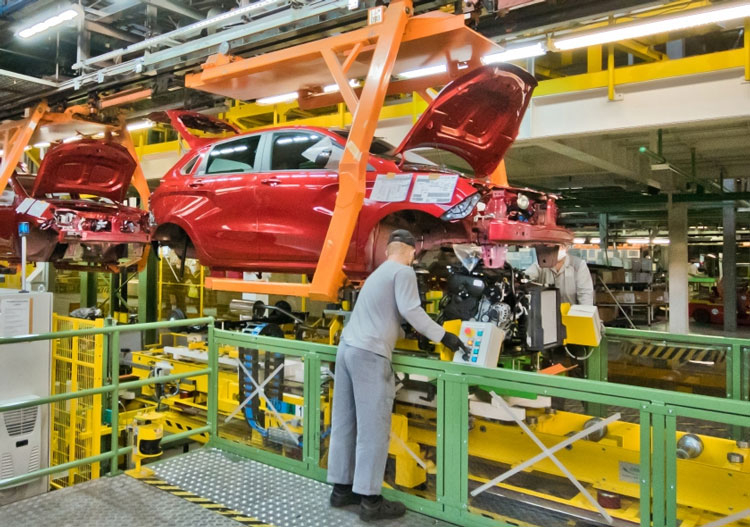 Дефицит электронных компонентов вынуждает АвтоВАЗ временно перевести сотрудников на четырёхдневную рабочую неделю