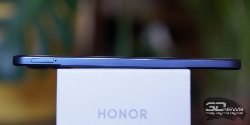  Honor X8, левая грань: слот для двух сим-карт 