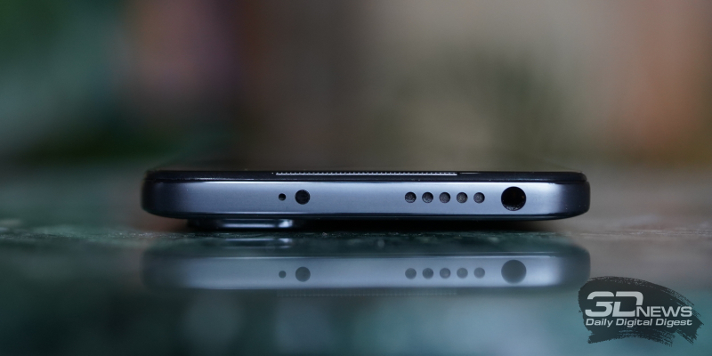  Xiaomi Redmi Note 11, верхняя грань: динамик, ИК-порт, мини-джек, микрофон 