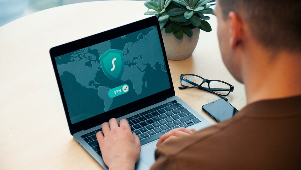 Четверть россиян пользуются заблокированными соцсетями через VPN, 39 % отказались от них принципиально