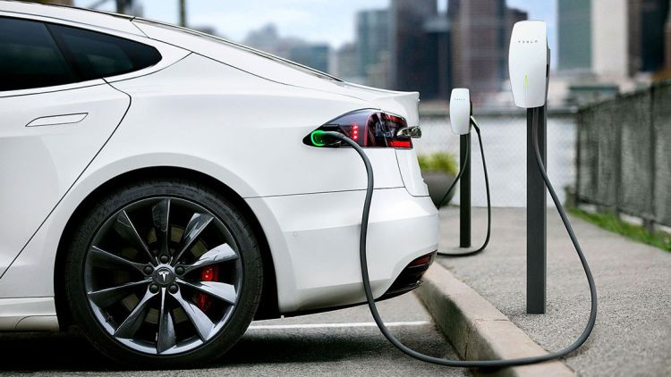 Tesla electric cars began warning owners about periods of peak power consumption