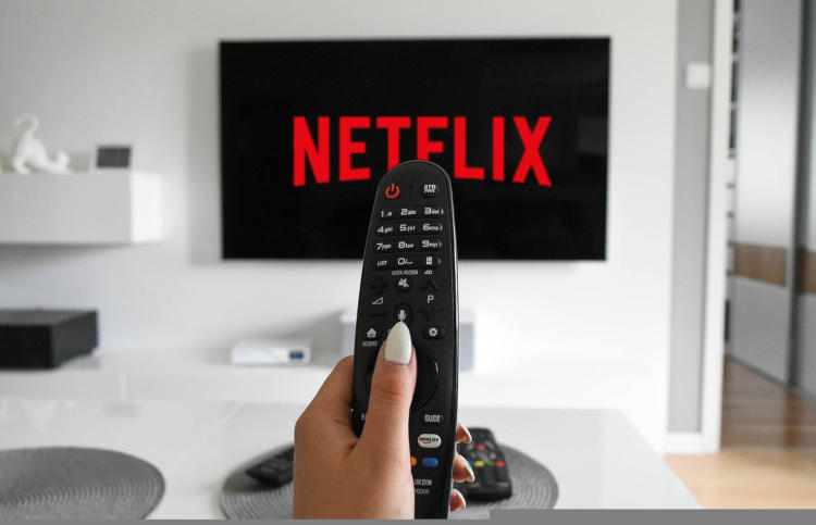 Netflix может запустить прямые трансляции