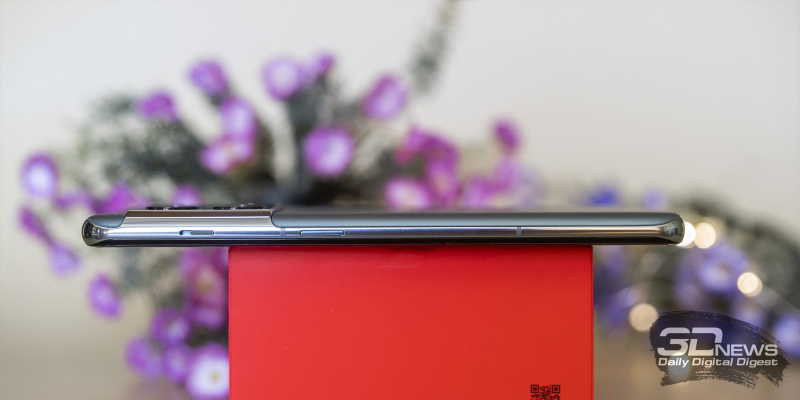  OnePlus 10 Pro, правая грань: клавиша питания и переключатель звуковых профилей 