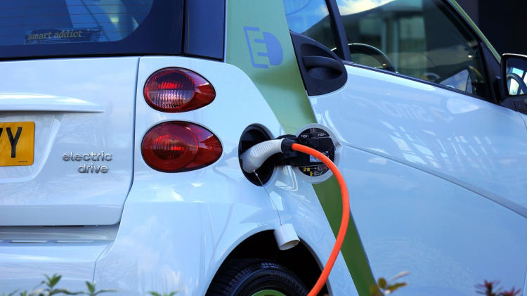 U.S.</br>Approves New Electric Vehicle Charging Station Standards