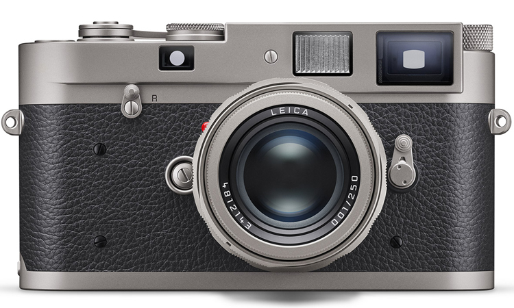 Leica представила комплект M-A Titan Set с плёночной камерой за $20 000