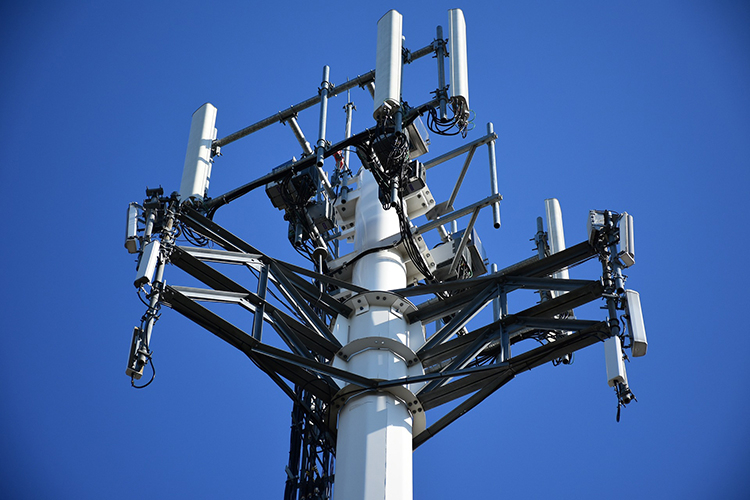 Частоты для 5G в России ещё год будут недоступны операторам"