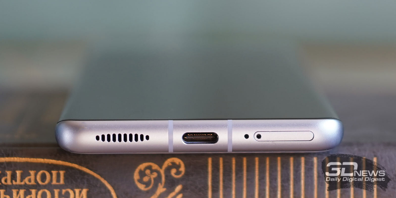  Xiaomi 12X, нижняя грань: динамик, порт USB Type-C, микрофон, слот для SIM-карт 