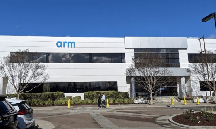 Британские власти могут заставить SoftBank разместить акции Arm на Лондонской бирже под предлогом нацбезопасности
