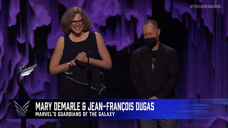  Демарль от лица команды Marvel’s Guardians of the Galaxy принимает награду за лучшее повествование на The Game Awards 2021 (источник изображения: TGA) 