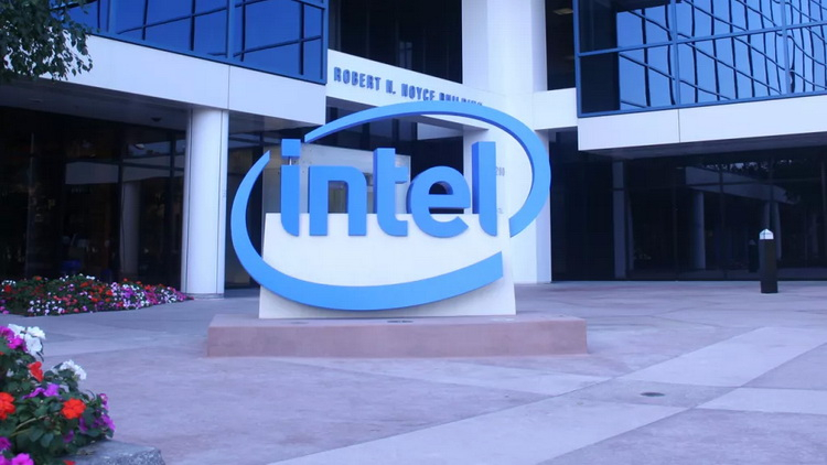 Intel переманила одного из руководителей TSMC для развития своего контрактного производства чипов