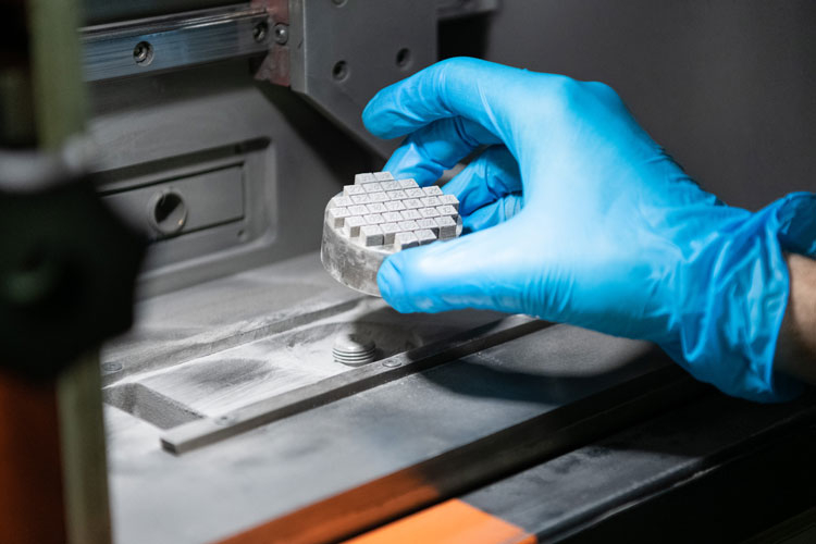 Российские учёные научились печатать на 3D-принтере постоянные магниты