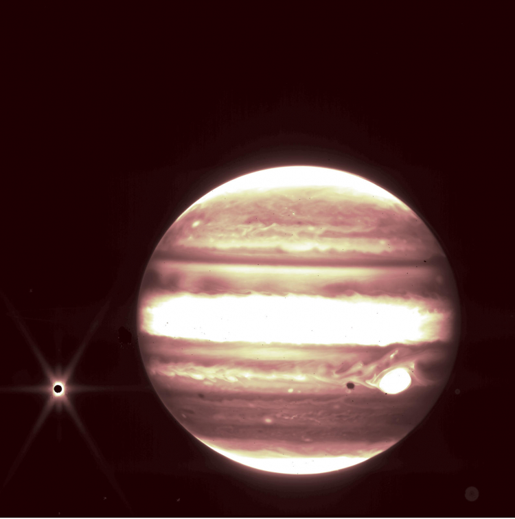  Снимок Юпитера и Европы с фильтром 2,12 мкм. Источник изображений: nasa.gov 