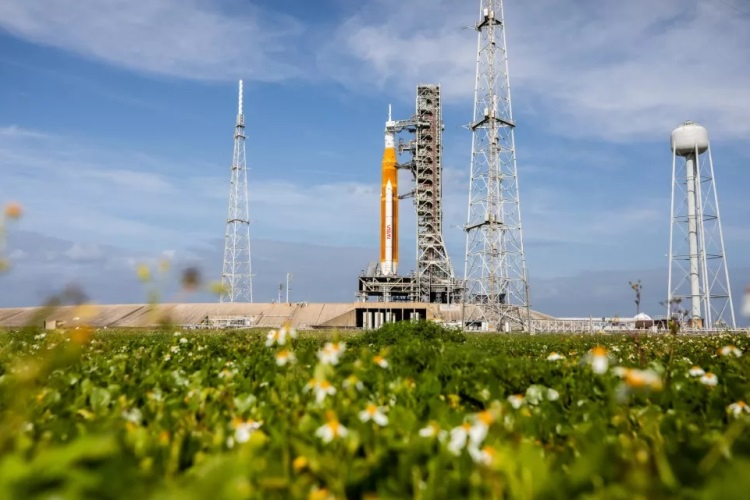 NASA установило три даты для запуска лунной ракеты с кораблём Orion  в конце августа и начале сентября