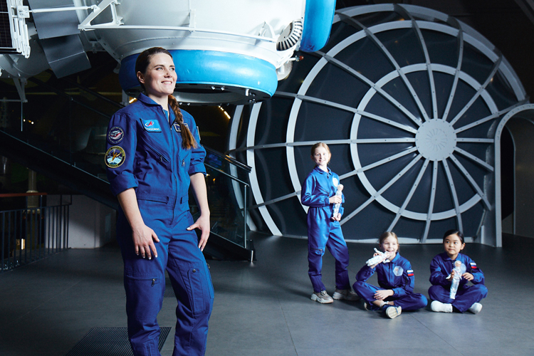 Анна Кикина отправилась в США для подготовки к полёту на МКС на корабле Crew Dragon