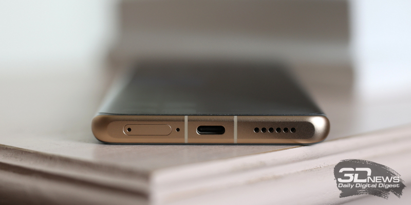  Xiaomi 12S Ultra, нижняя грань: слот для двух SIM-карт, микрофон, порт USB Type-C, динамик 