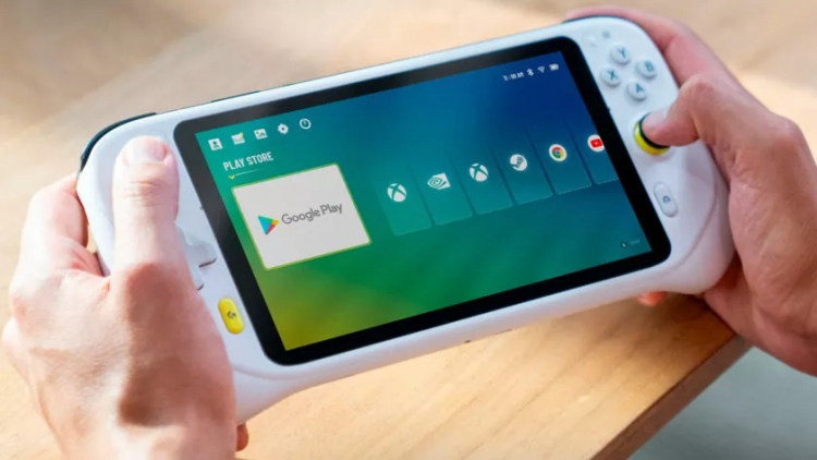 Облачная портативная консоль Logitech G Gaming Handheld показалась на фото с кастомным Android