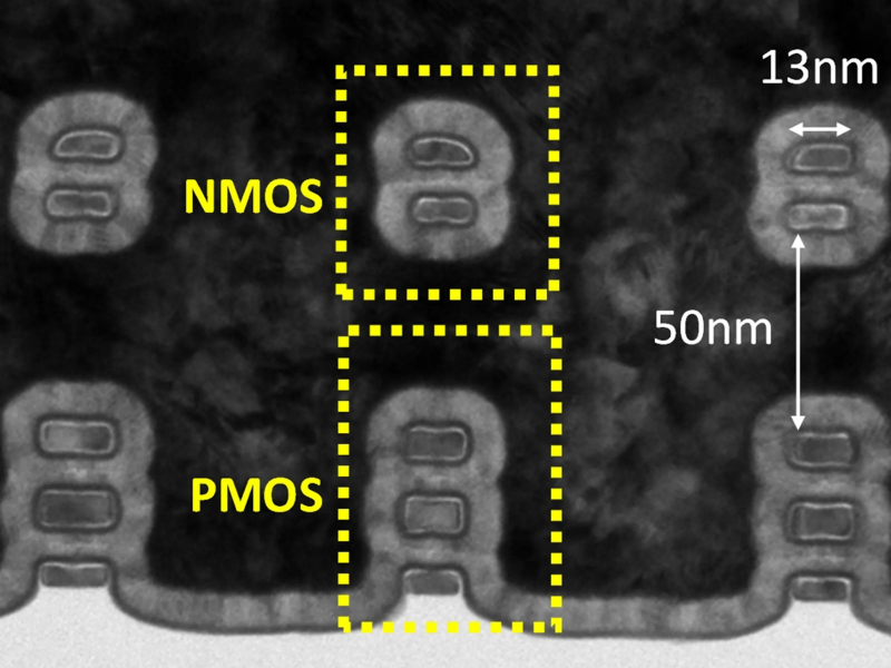  Микрофотография лабораторного образца полупроводниковой микросхемы, у которого транзисторы n-МОП размещаются над комплементарными им p-МОП (источник: Intel) 