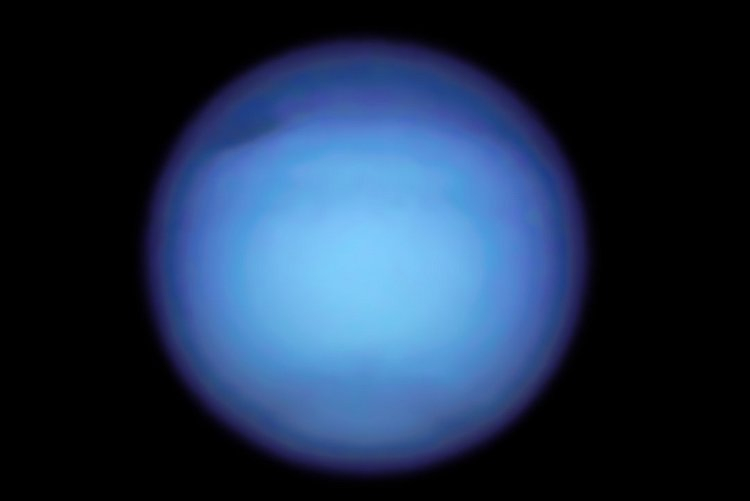Une image de Neptune prise par le télescope spatial Hubble