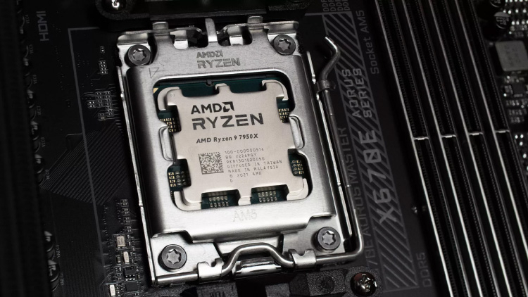 AMD Ryzen 9 7950X overclocked under liquid nitrogen to 6.5GHz and updated several records in Cinebench